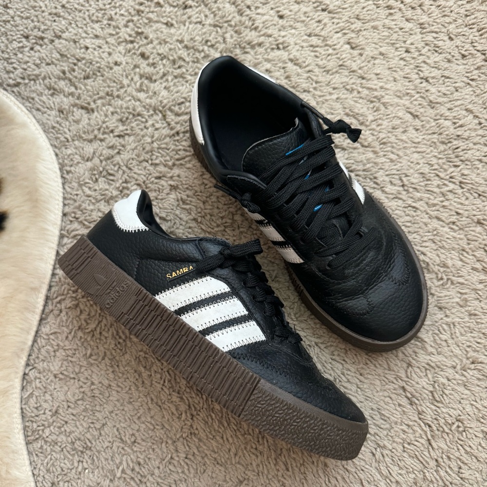 Black platform adidas sambas